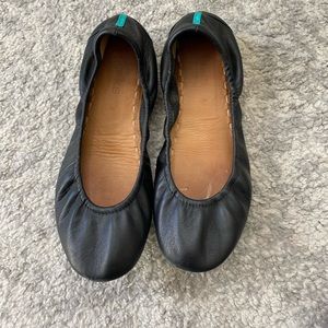 TIEKS- Black- Size 8